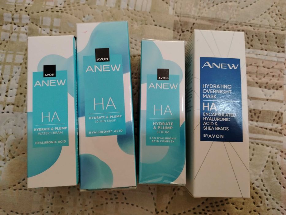 Хидратиращи продукти Avon