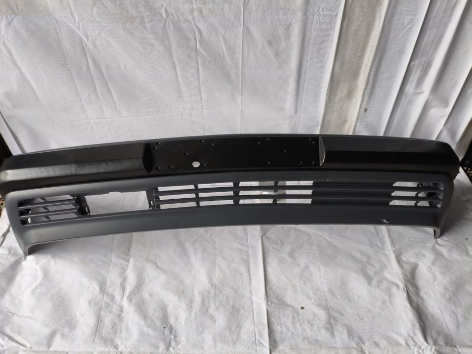 Продаю передний бампер Мерседес W124