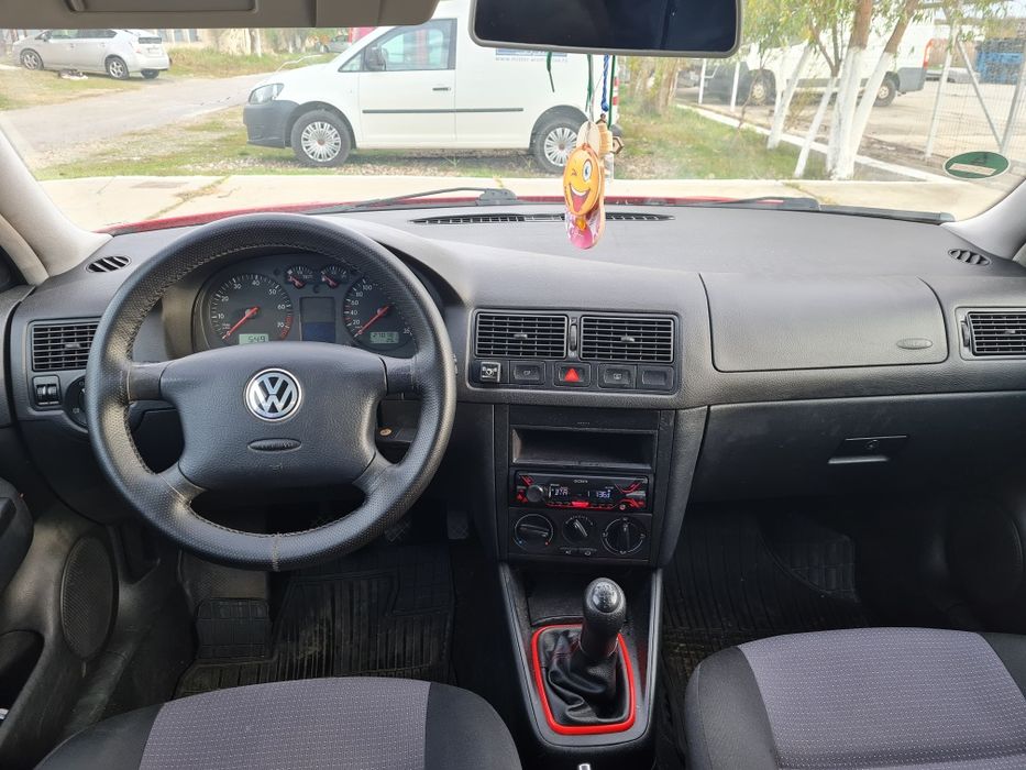 Golf 4,an 2002,1,6 benzină