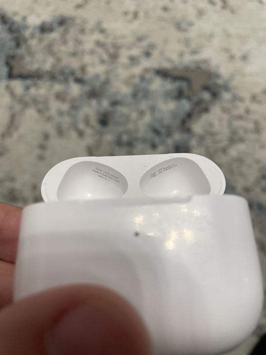 Продам AirPods 3
