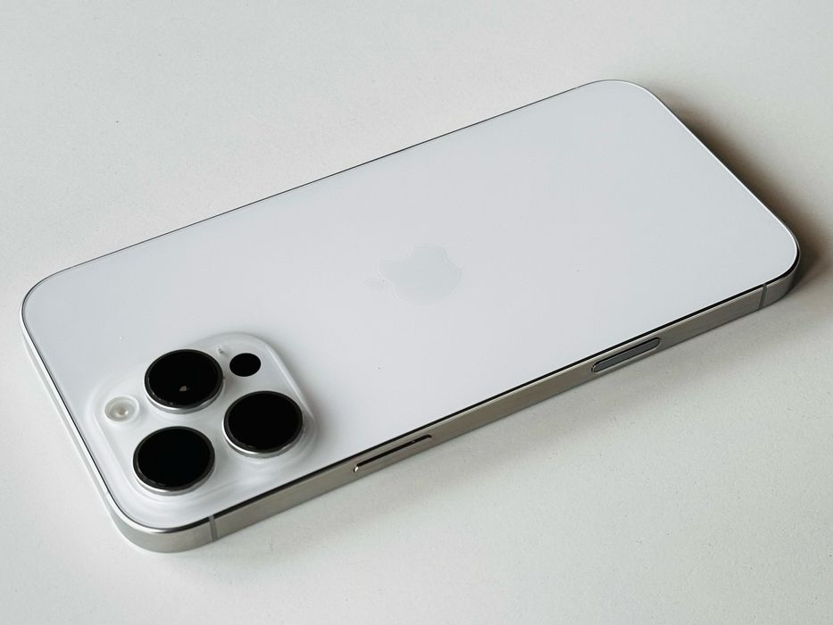 Iphone 16 Pro Max 512GB White Titanium Гаранция 6 месеца