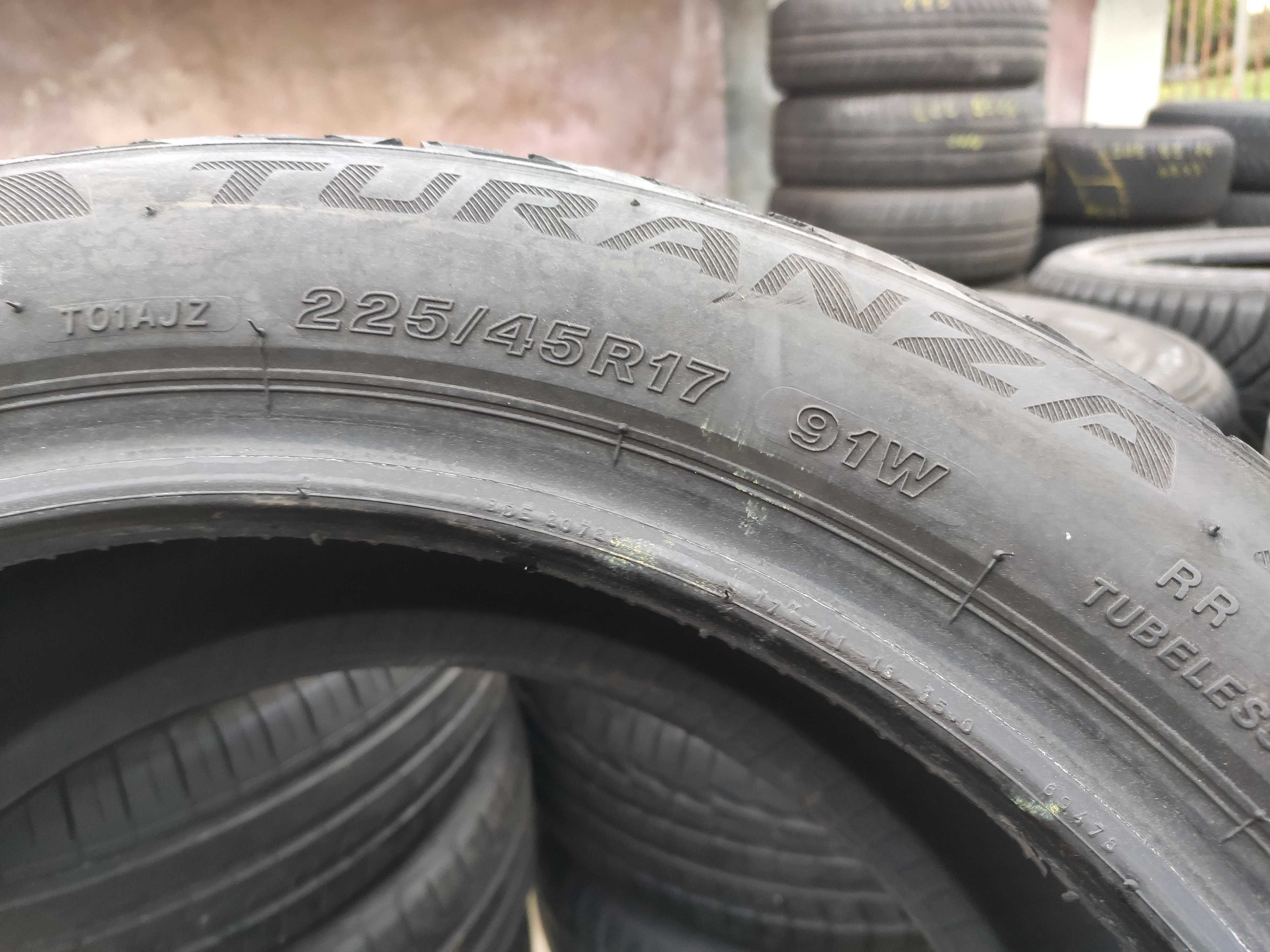 4бр Летни гуми 225 45 17 - Bridgestone