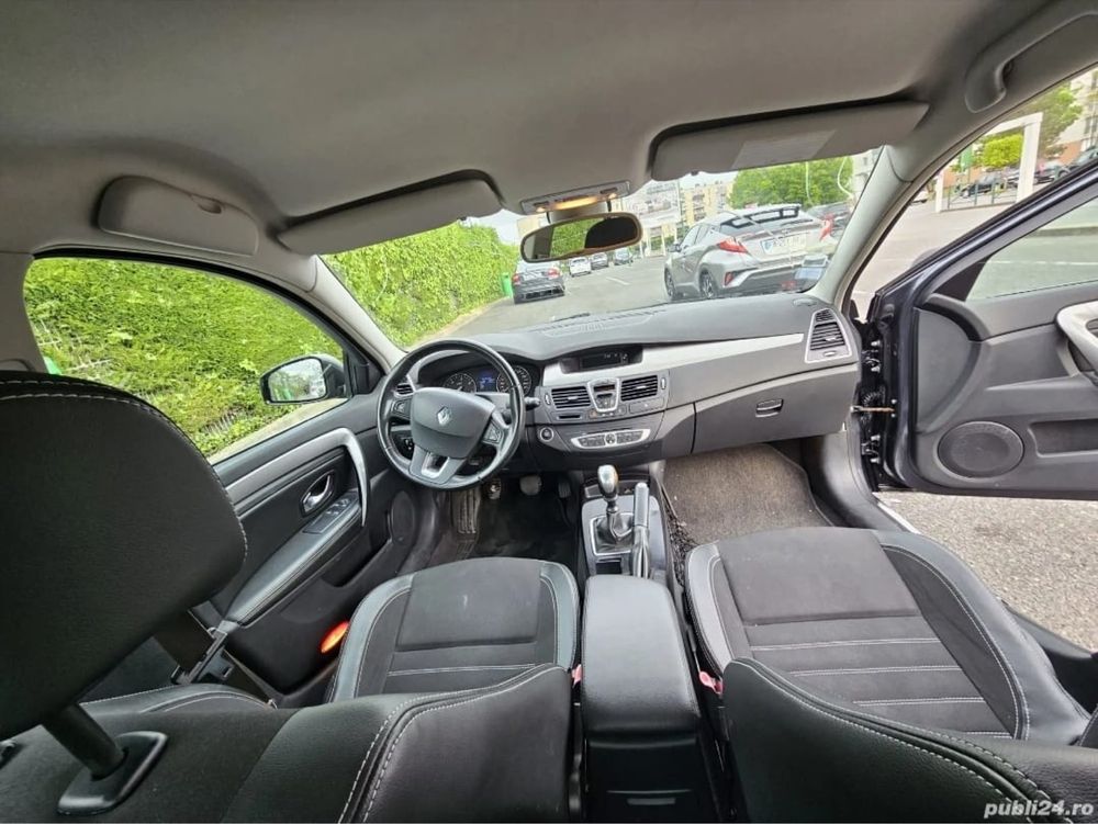 Renault laguna.