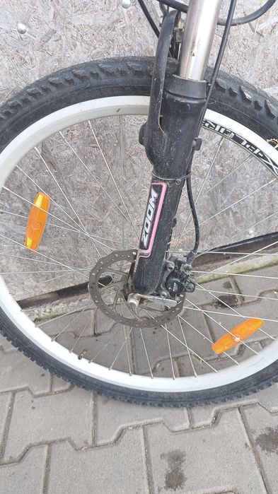Bicicleta cu frânele pe lichid
