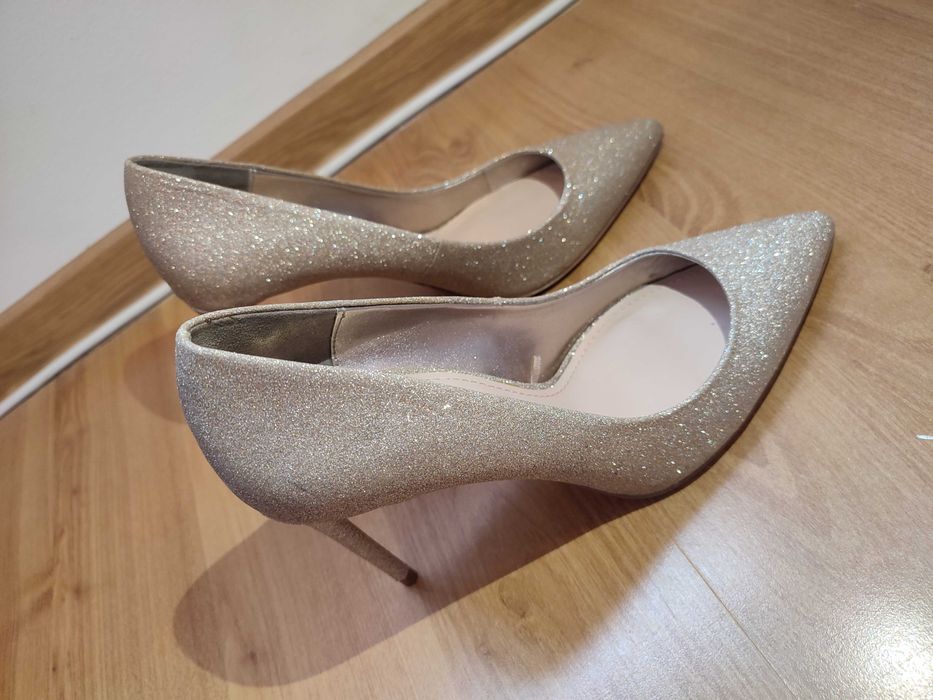 Pantofi stiletto Zara