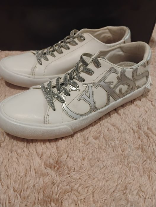 Guess оригинални кецове естествена кожа