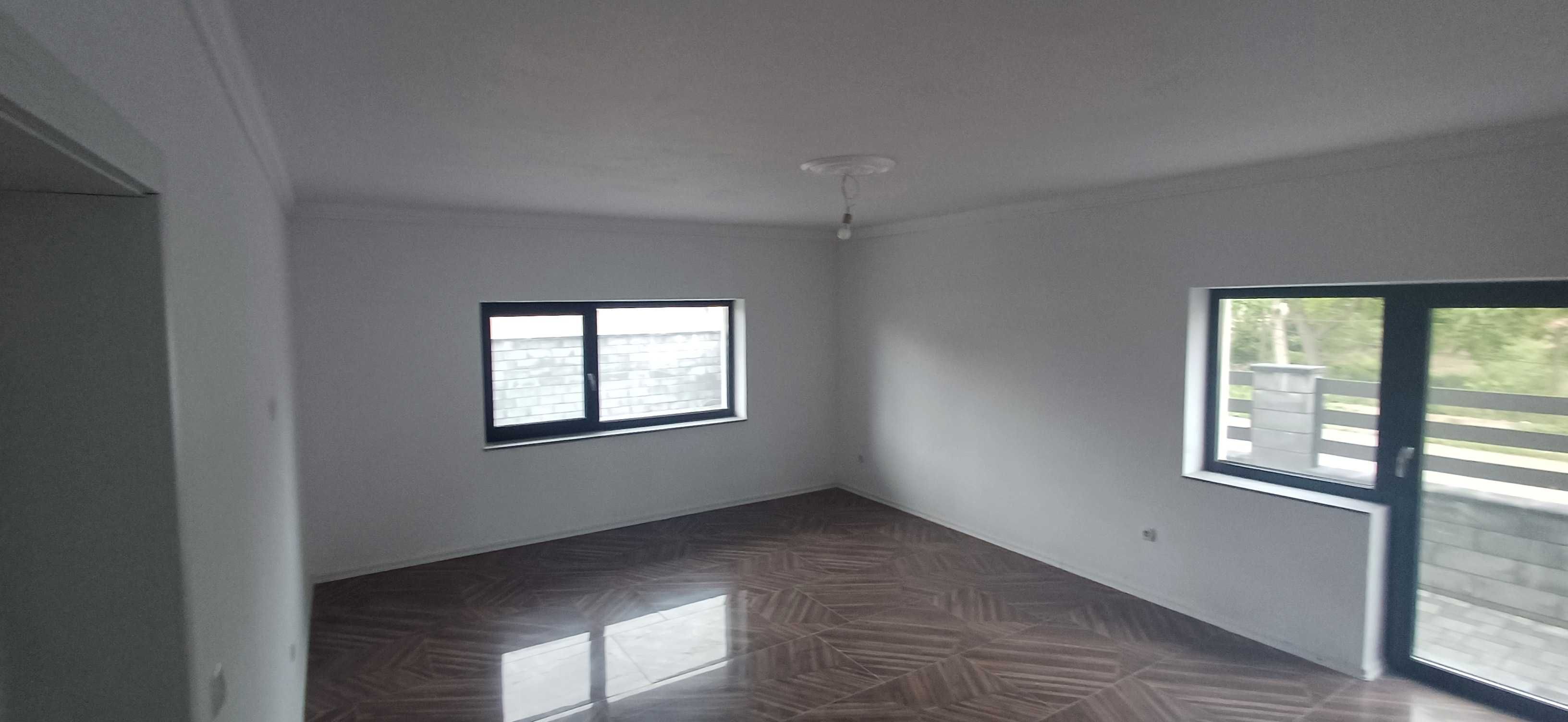 Vand apartament str.Nicolae Balcescu
