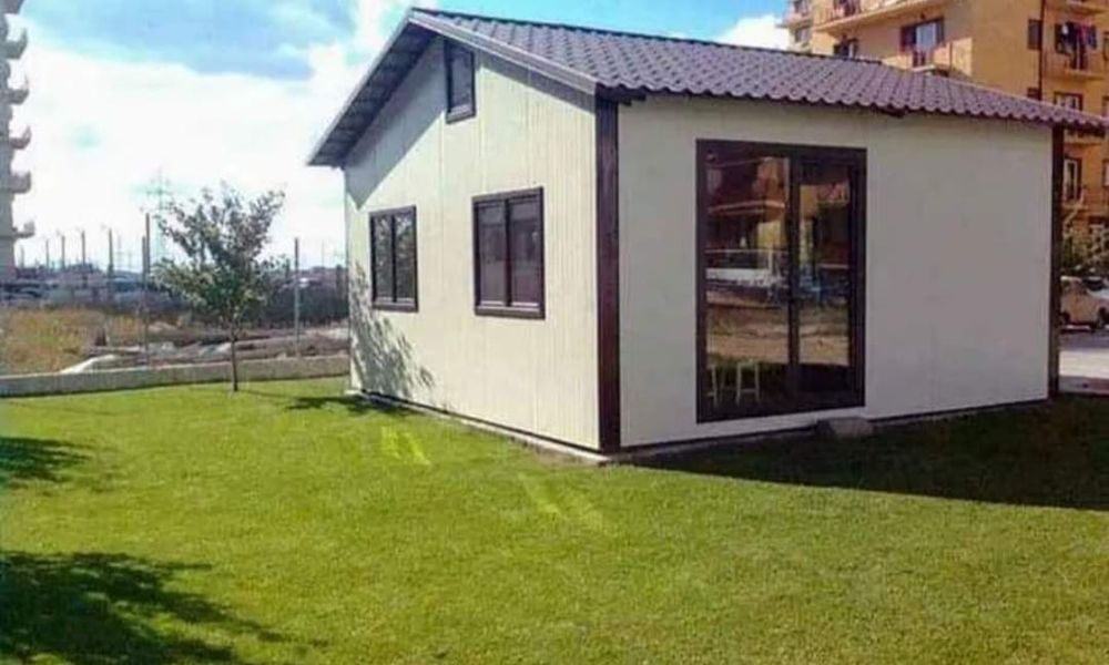 Vindem căsuțe din lemn tip A, ideale pentru curte