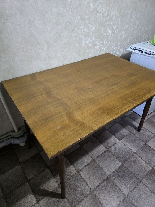 Продаётся стол в хорошем состоянии