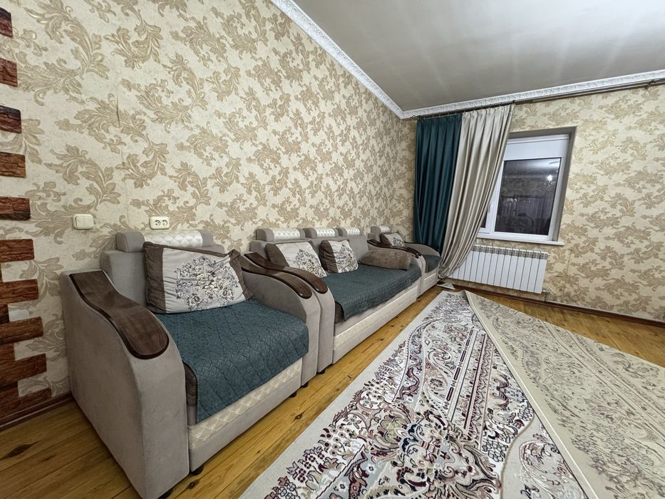 Диван в хорошем состоянии.