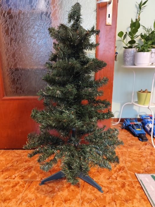 Коледна зелена елха