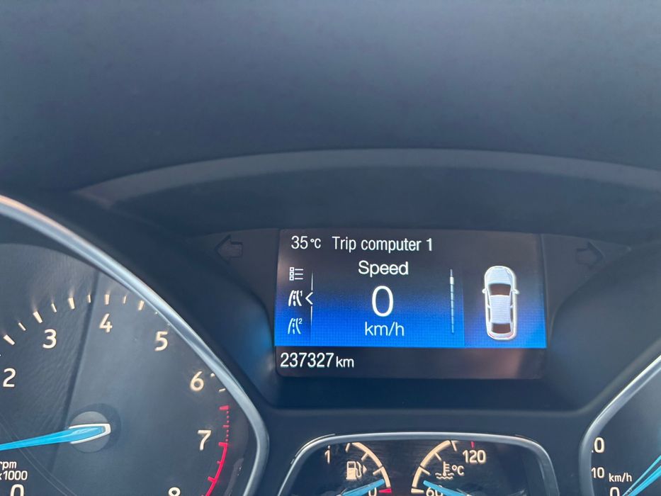 Ford focus  2015/motorizare 1.0 litru benzina/stare buna/125cp