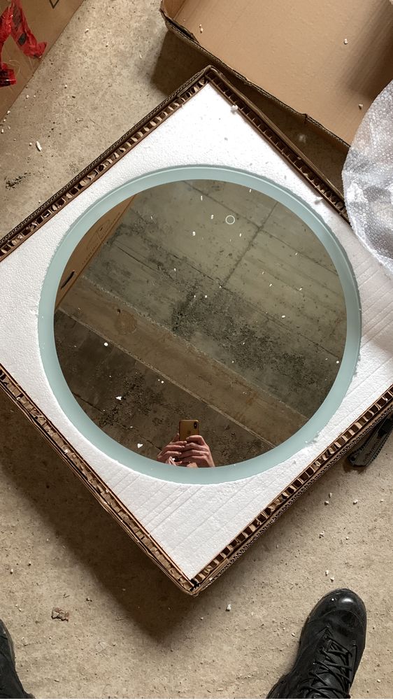 Oglinda de baie noua