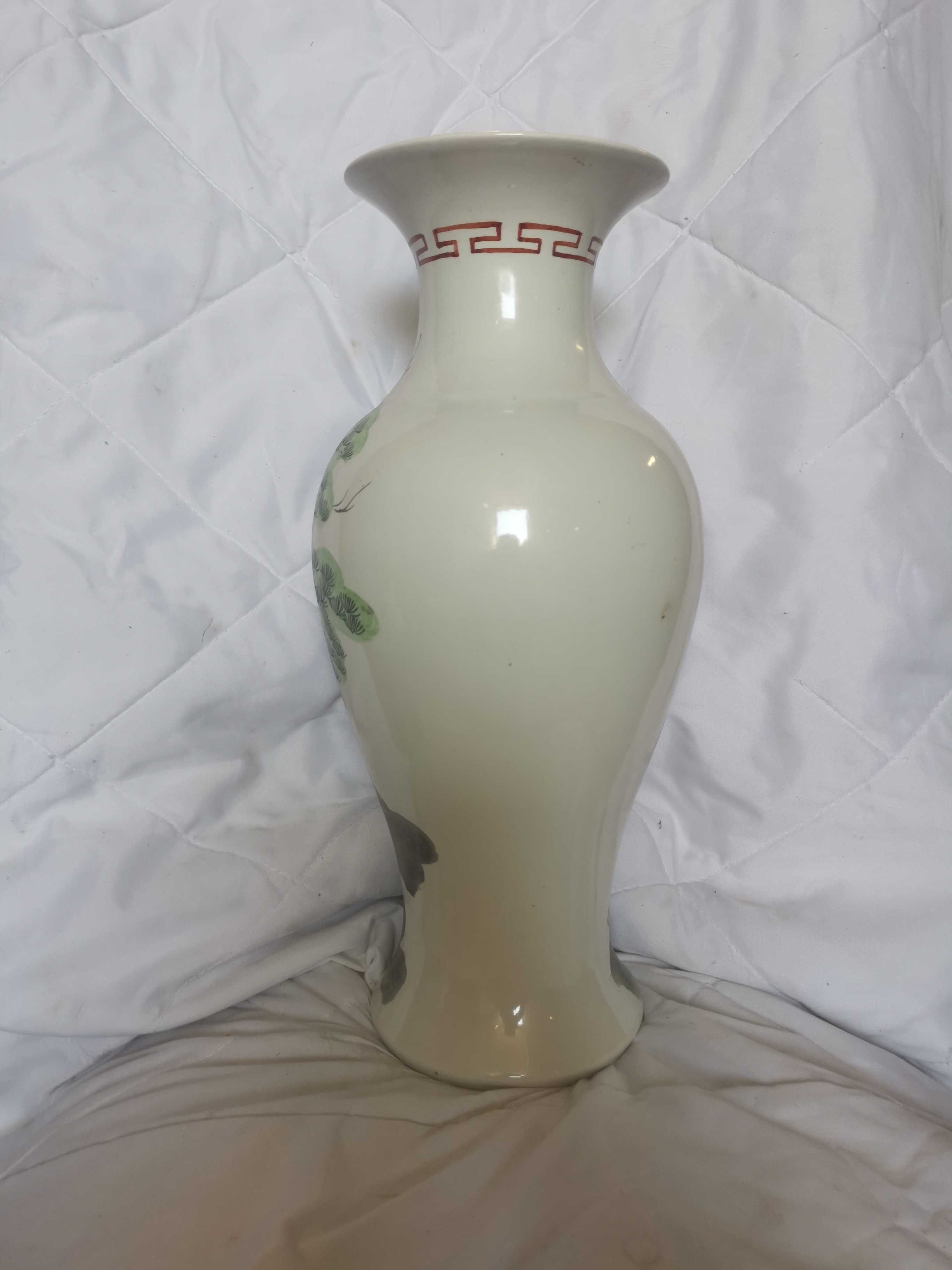 Рисувана порцеланова ваза
