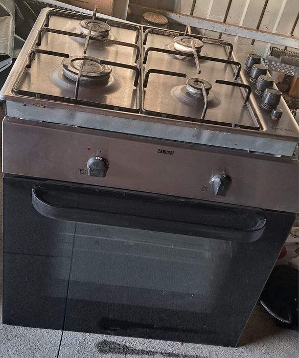 Cuptor si plita incorporabile