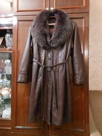 Продаётся пальто женское кожаное