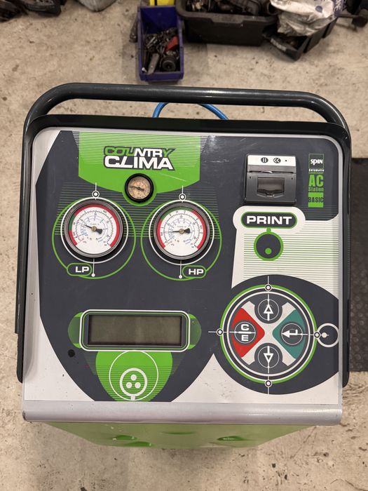 Станция за зареждане на авто климатици Country Clima