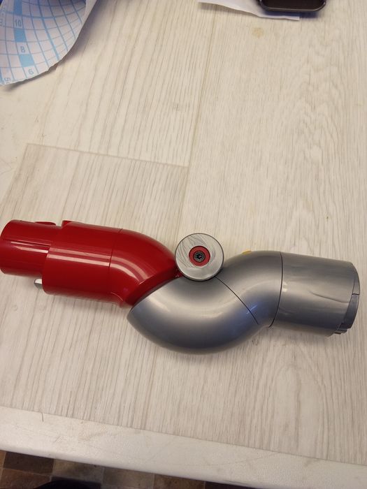 Cot dyson V12 slim pentru zone greu accesibile.