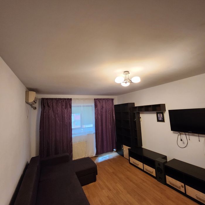 Inchiriez apartament