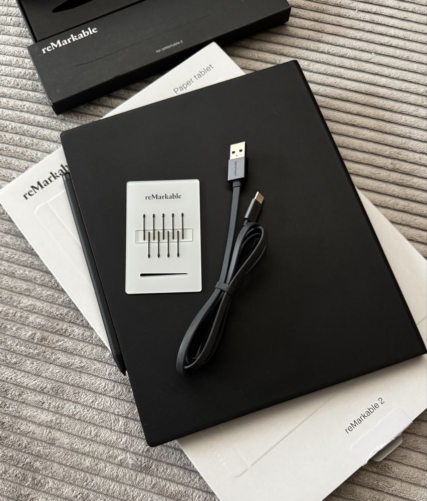 reMarkable 2 + black leather folio + Marker Plus