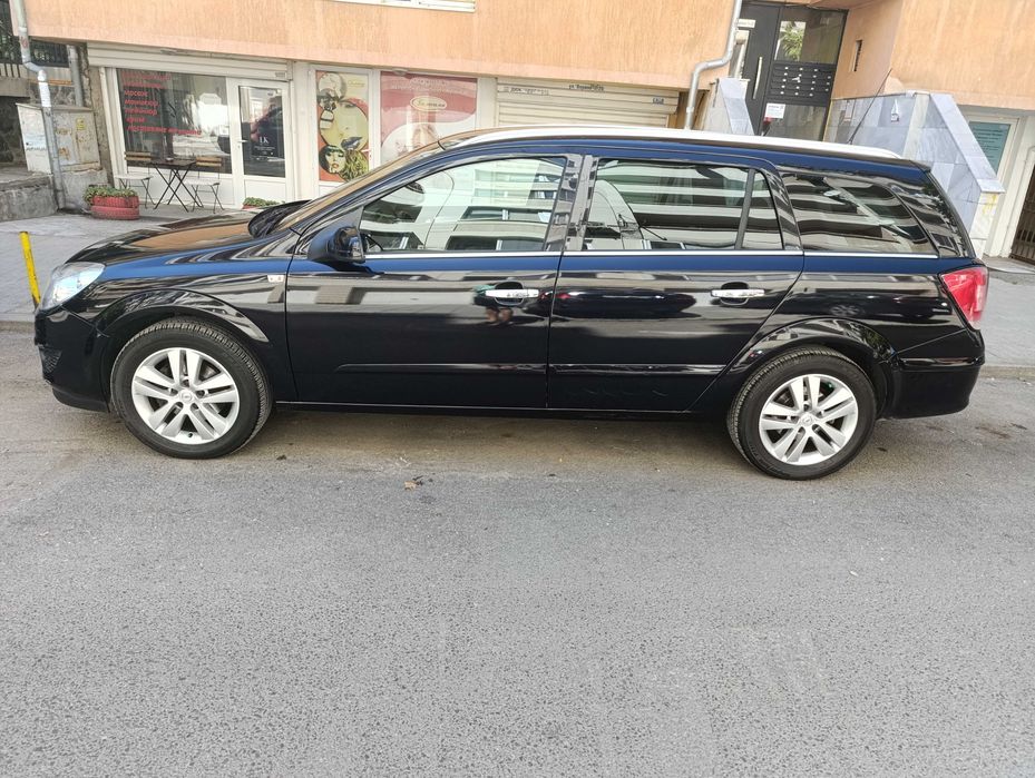 Продавам Опел ASTRA H