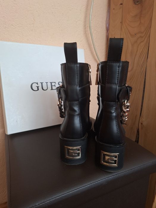 Дамски боти GUESS