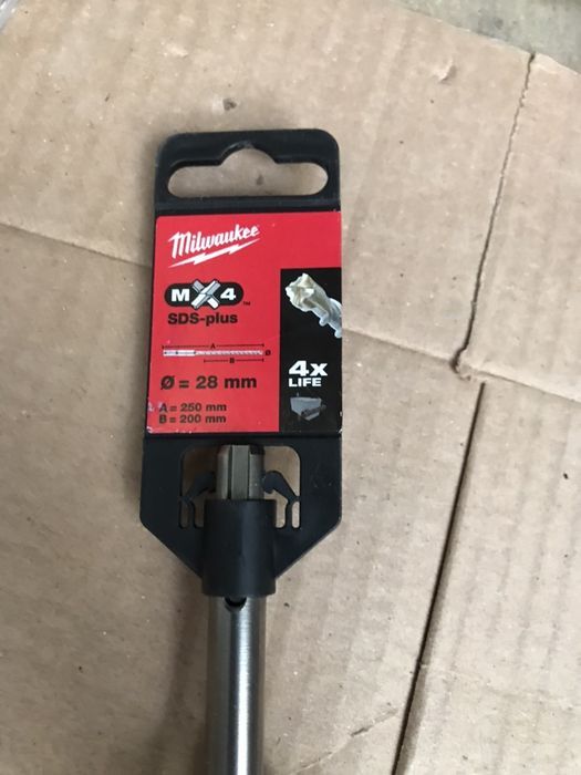 Burghiu Milwaukee 28x250mm Nou cu 4 Cuțite