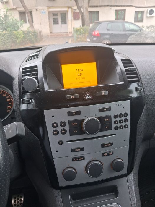 Opel Zafira B an 2008