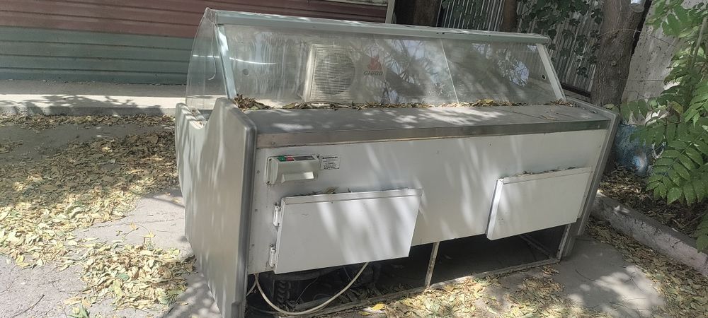 Холодильник витринный