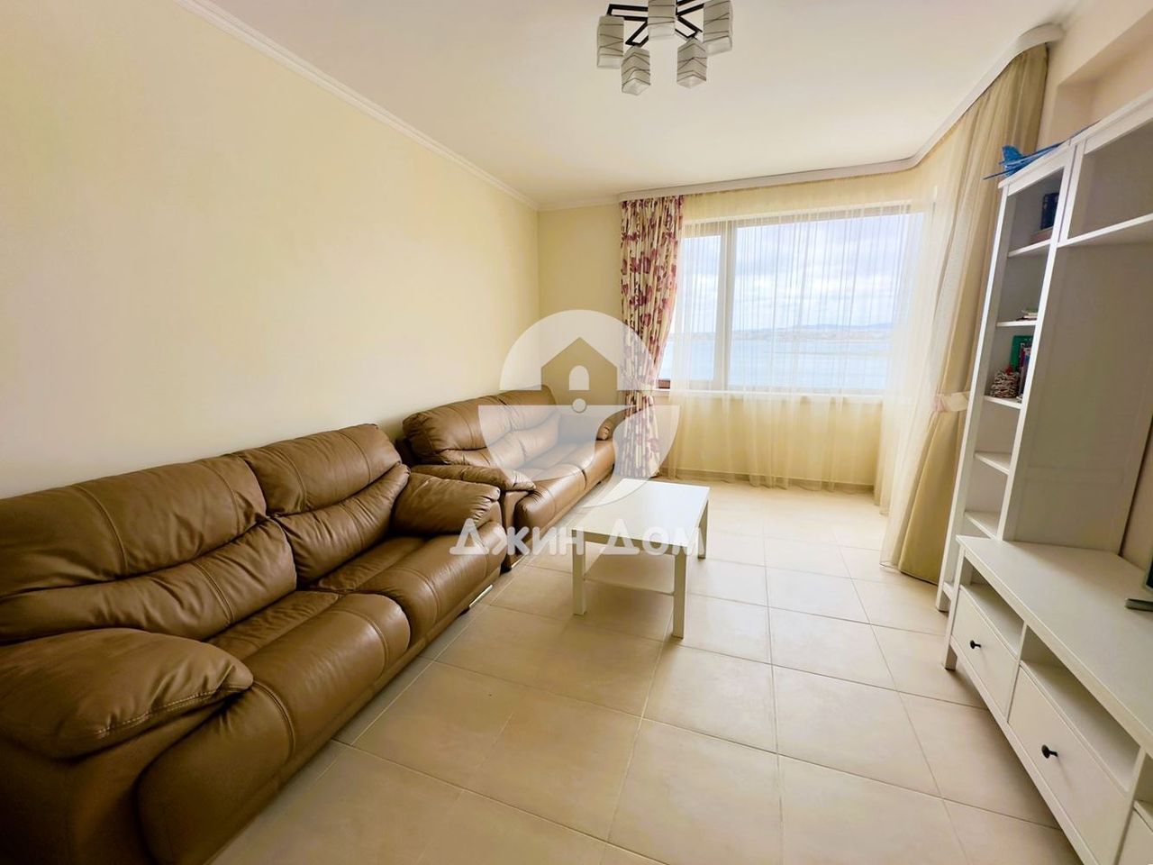 Продава се Тристаен апартамент в Несебър - 122 кв.м за 2214 €/кв.м - Снимка #2