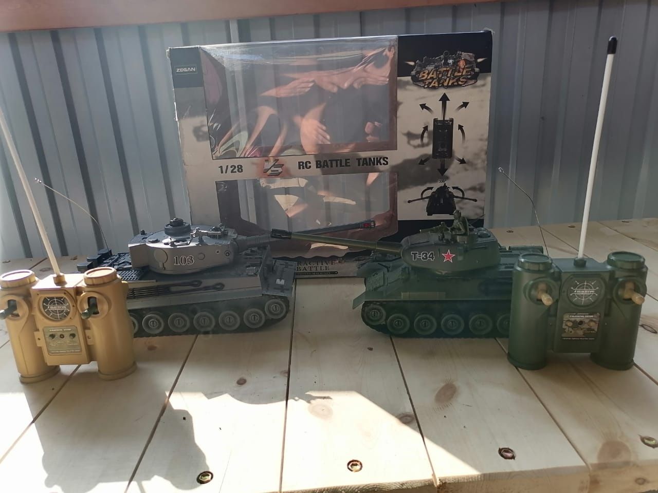 Продам комплект из двух танков на радиоуправлении