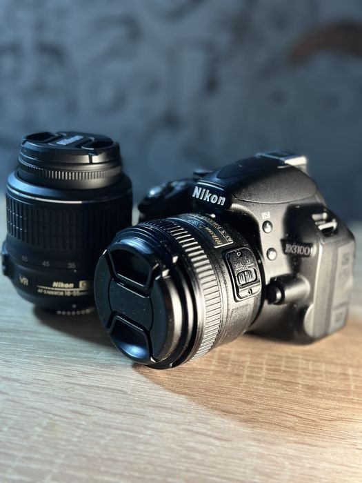 Nikon D3100 + Nikkor 50mm F1.8, Nikkor 18-55mm.