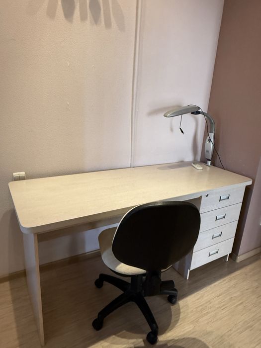 Стол компьютерный