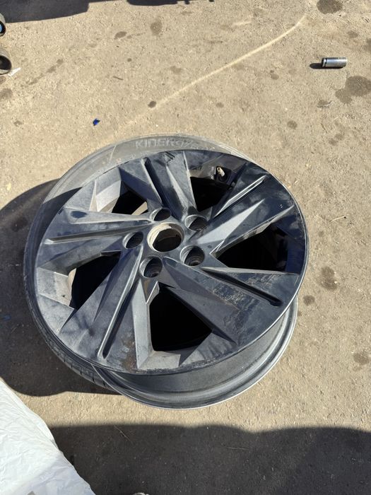 Продам диск от элантры R16