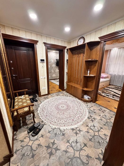 4 комнатная ЦУМ метро Космонавтов Дружба народов