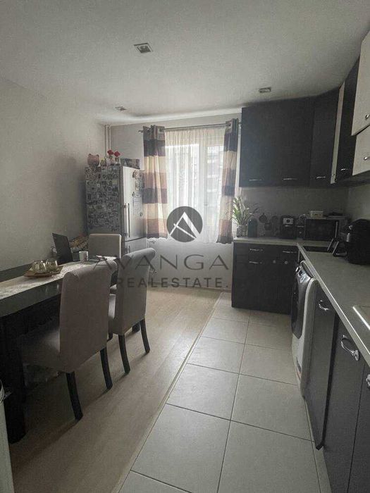 Продава се Тристаен апартамент в Пловдив, Изгрев - 86 кв.м за 1038 €/кв.м - Снимка #2