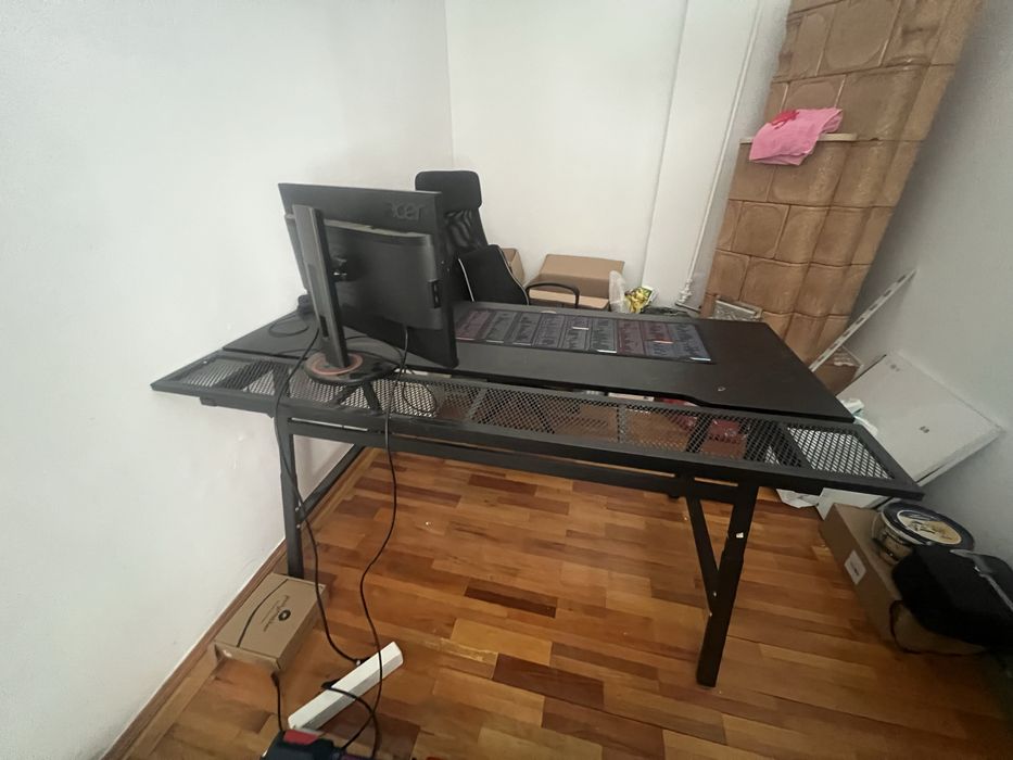Birou Ikea si fotoliu reconditionat