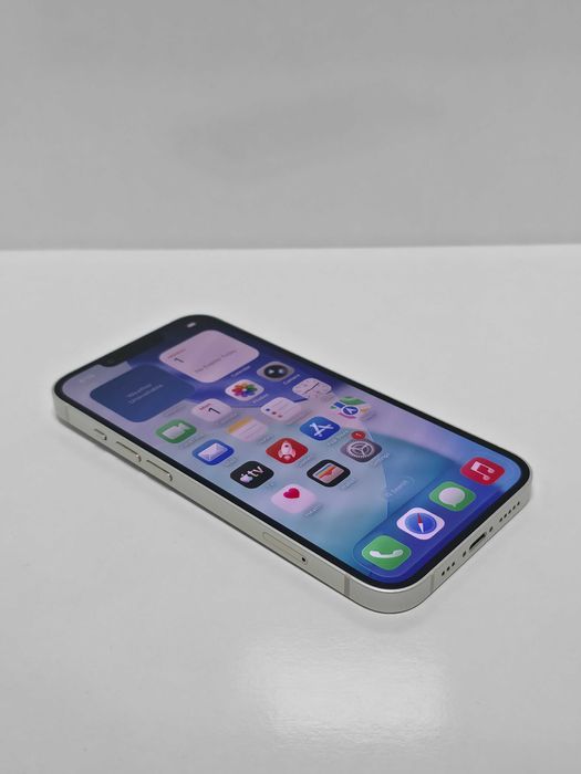 iPhone 13 128GB White