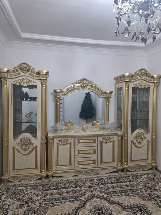 Мебельный шкаф для гостиной