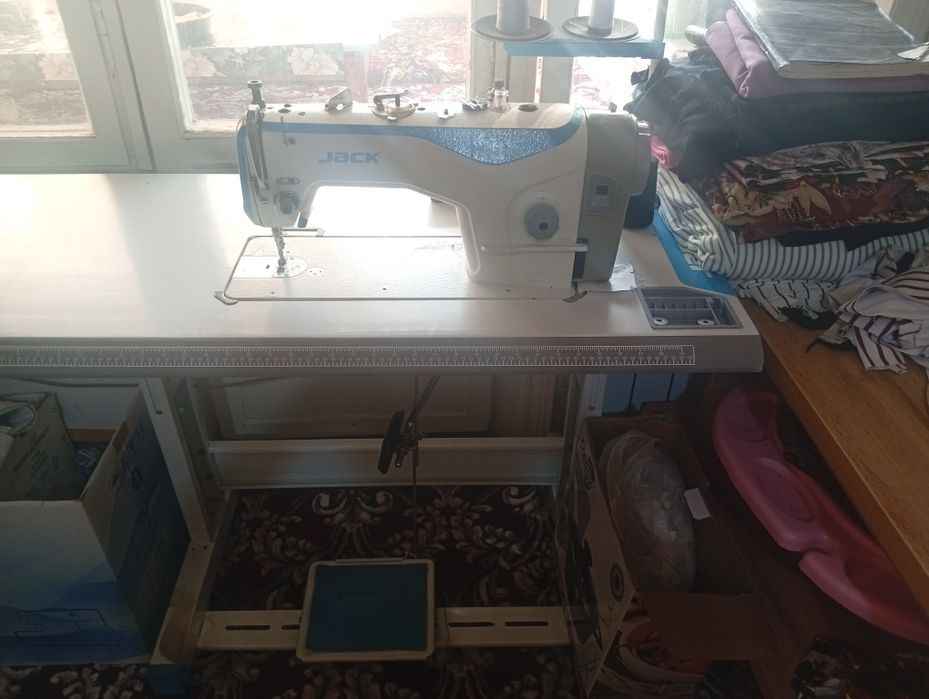 Аверлок ва тугри чок сотилади арзон нархда