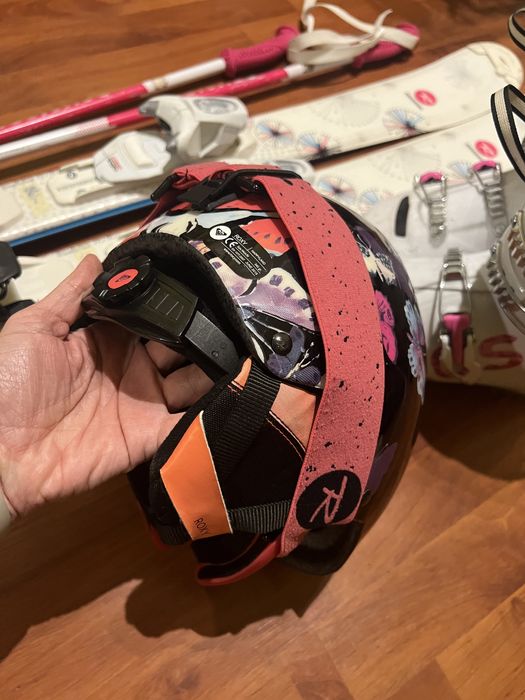 Ски, обувки, щеки, каска и очила