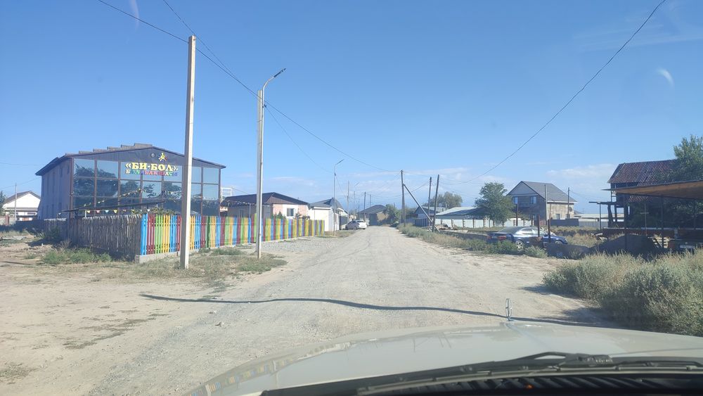 Продам участок в доль трассы.