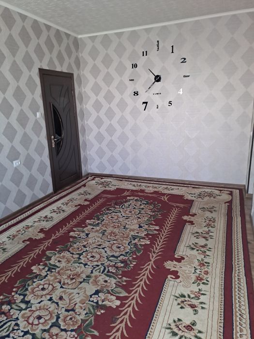 Uy sotiladi remonti yaxwi 1-xona 2-xona qilingan derazalari akfadan xa