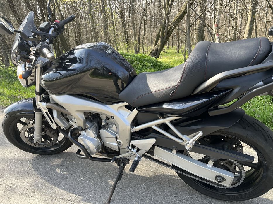 Yamaha FZ6-N Fazer
