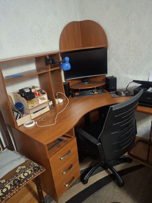 Компьютерный стол