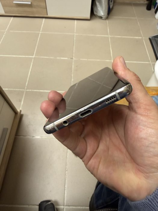 Samsung Galaxy S10 5G 8/256gb - отличен