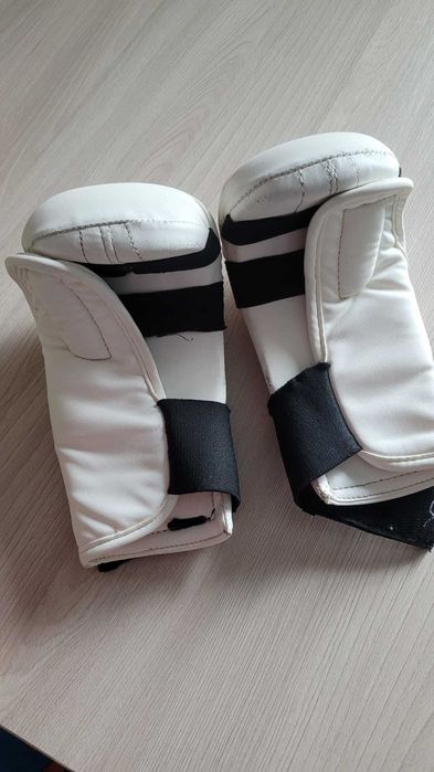 накладки перчатки для карате белые