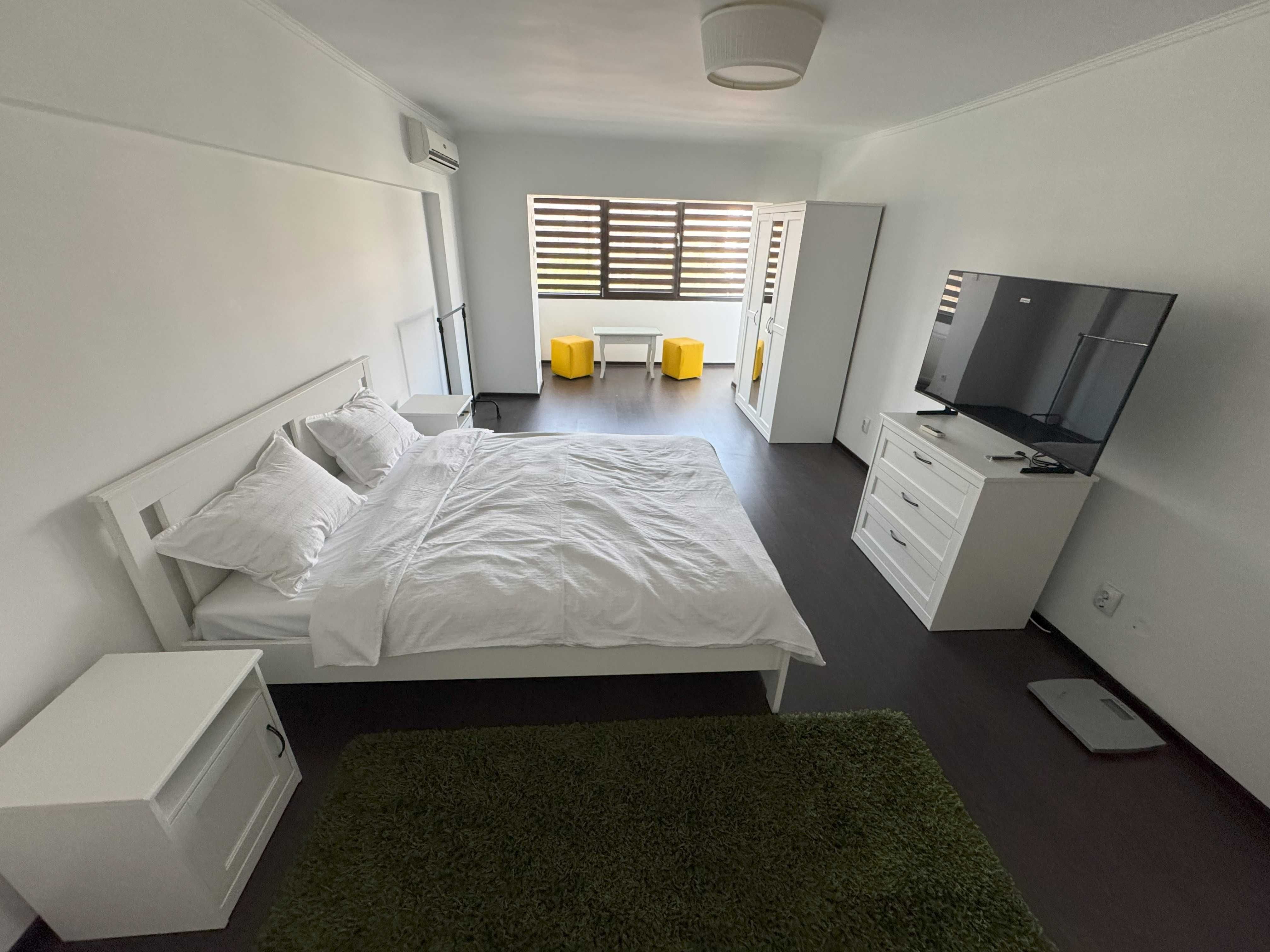 4 camere | micro 3 | mobilat | 108 mp |