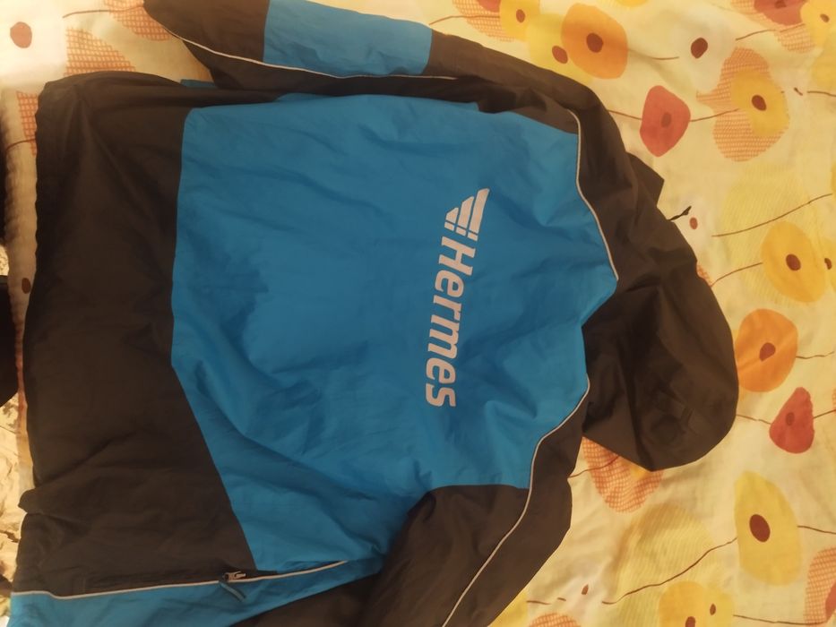 Vând geacă originală Hermes