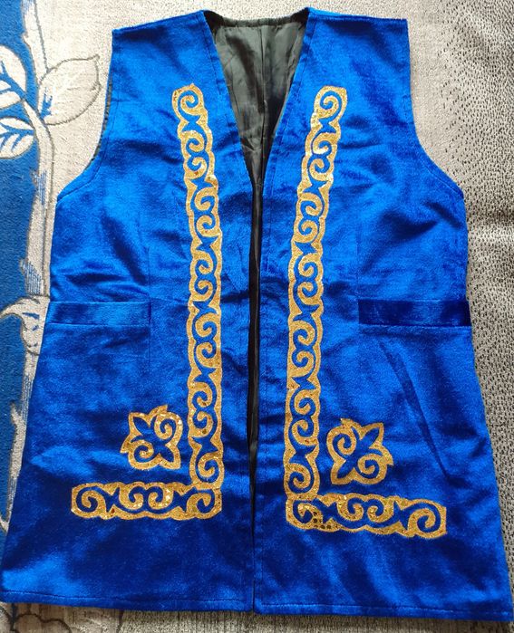 Жилеты по 2000 тенге